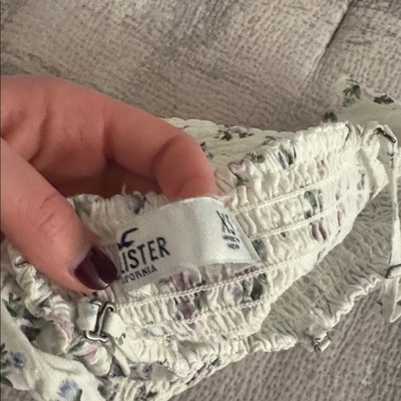 MATCHING SET: Hollister 2-Piece Smocked Floral Top/Skort Set - Picture 4 of 8